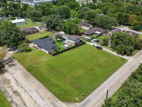 Avenue I S Matthew Corner S Bay City TX 77414