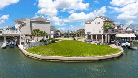 547 Sunset Circle Tiki Island TX 77554