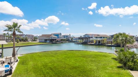 547 Sunset Circle Tiki Island TX 77554