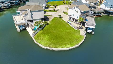 547 Sunset Circle Tiki Island TX 77554