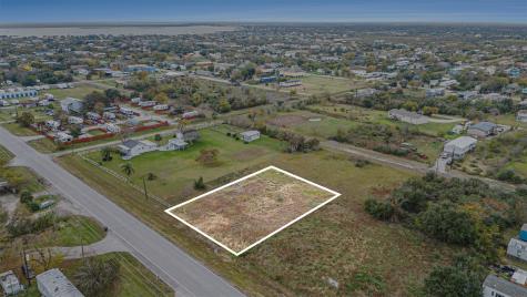 000 9th Street San Leon TX 77539