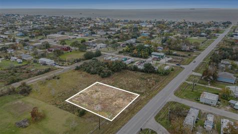 000 9th Street San Leon TX 77539