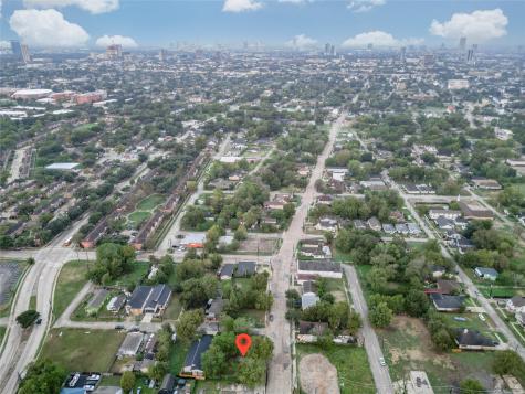 3350 Holman Street Houston TX 77004