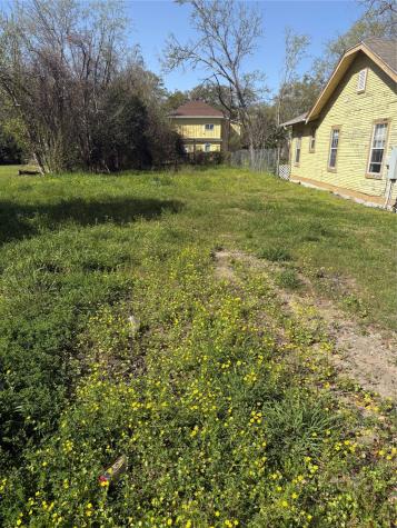 2086 Liberty Street Beaumont TX 77701