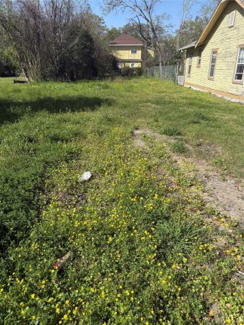 2086 Liberty Street Beaumont TX 77701