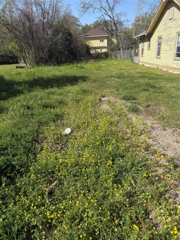 2086 Liberty Street Beaumont TX 77701