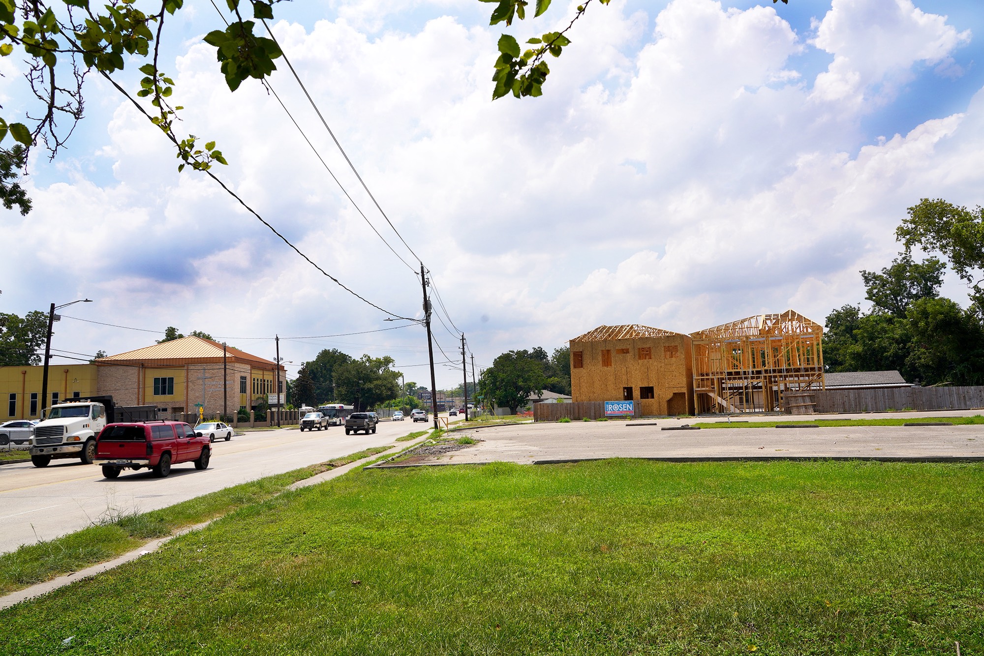 972 W Little York Road Road NW Houston TX 77088