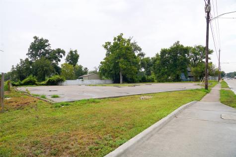 972 W Little York Road Road NW Houston TX 77088