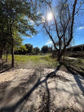 999 E Houston Street Highlands TX 77562