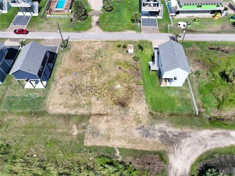 1056 Caplen Street Gilchrist TX 77617