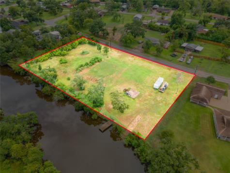 315 Edgewater Street Clute TX 77531