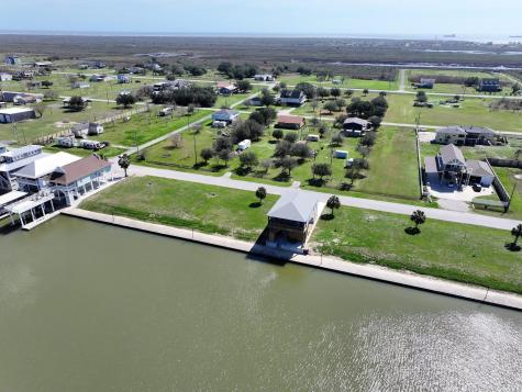 2009 Nelson Street Port Bolivar TX 77650