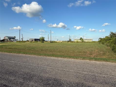 131 County Road 299 Heron N Sargent TX 77414