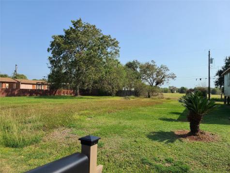 6715 Hawthorne Hitchcock TX 77563