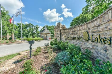 416 Buena Vista Lane West Columbia TX 77486