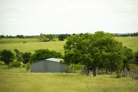 1716 Cr 469 Coupland TX 78615