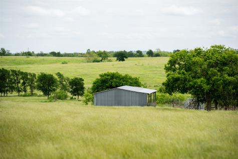 1716 Cr 469 Coupland TX 78615