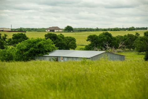 1716 Cr 469 Coupland TX 78615