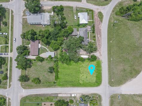 317 Woodson Street Willis TX 77378