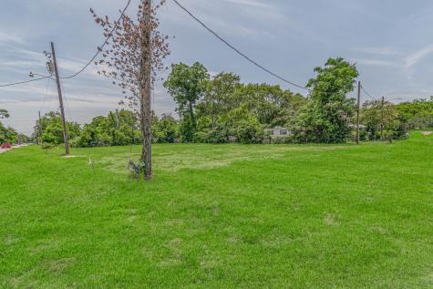 317 Woodson Street Willis TX 77378