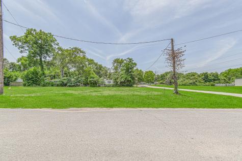 317 Woodson Street Willis TX 77378