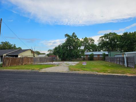 1003 E Virginia Avenue Victoria TX 77901