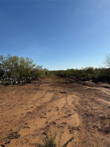 0005 County Road 300 Jourdanton TX 78026