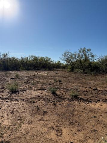 0005 County Road 300 Jourdanton TX 78026