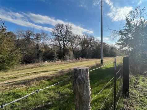 1803 Doe Run Drive Waelder TX 78959