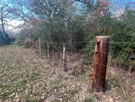1803 Doe Run Drive Waelder TX 78959