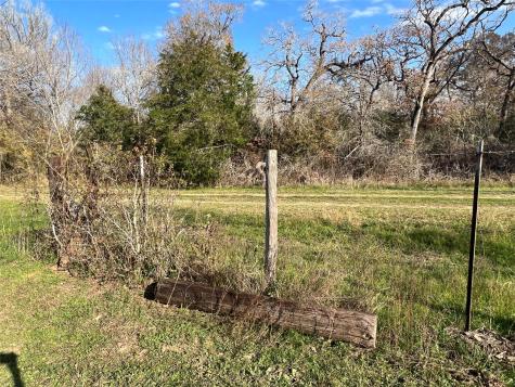 1803 Doe Run Drive Waelder TX 78959