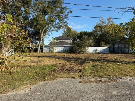1809 S Main Street Highlands TX 77562