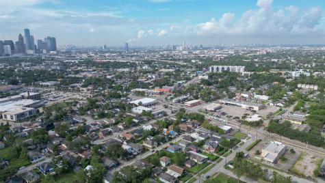 1126 Luzon Street Houston TX 77009