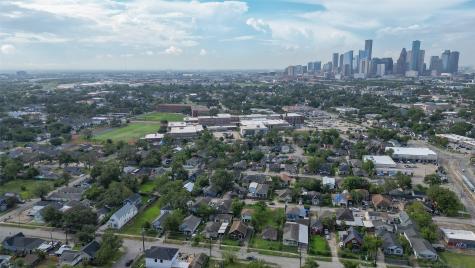 1126 Luzon Street Houston TX 77009