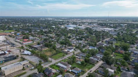 1126 Luzon Street Houston TX 77009