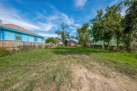 1126 Luzon Street Houston TX 77009