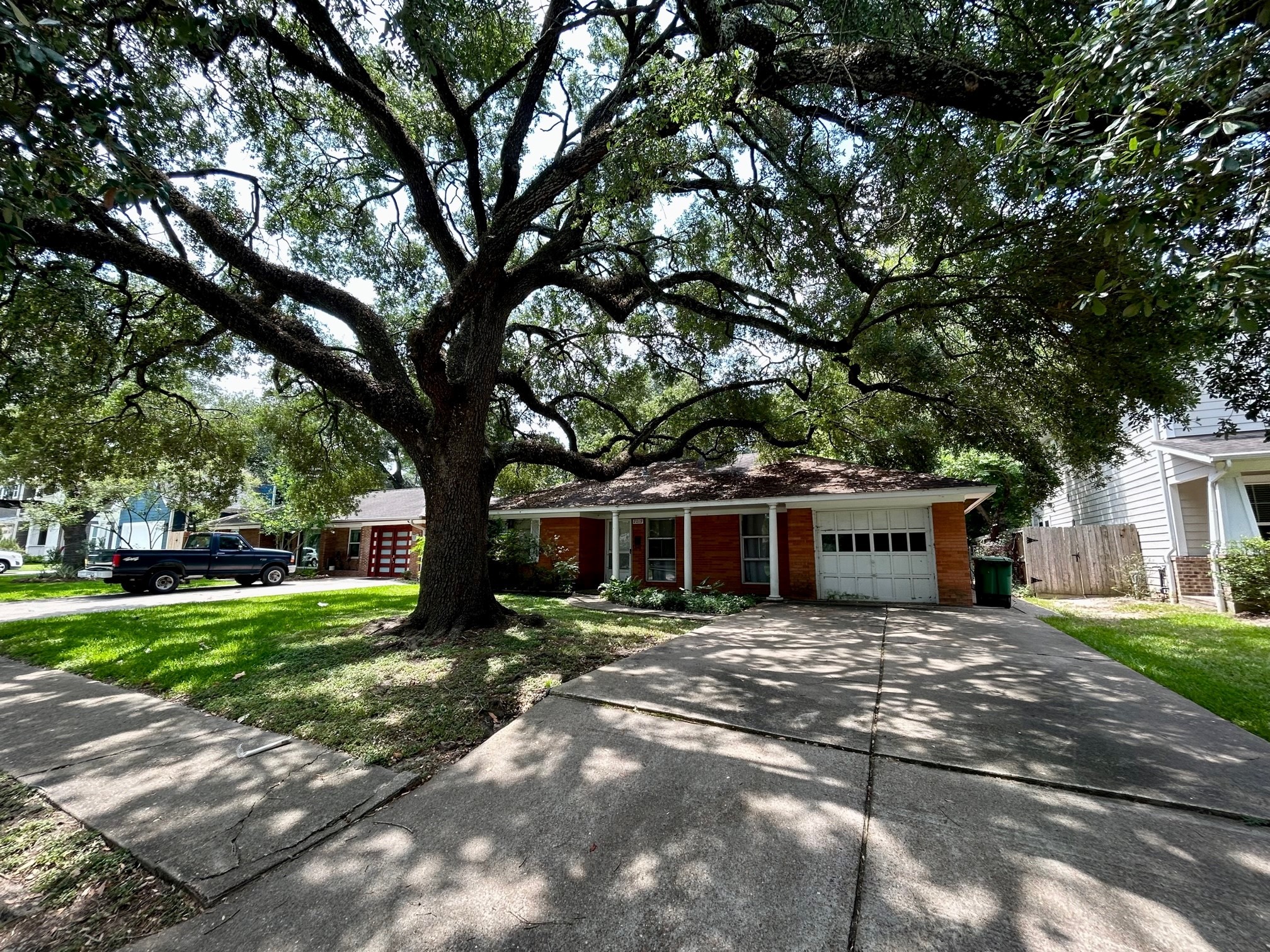 2019 Saxon Drive Houston TX 77018
