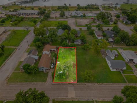 922 W 4th Street Freeport TX 77541