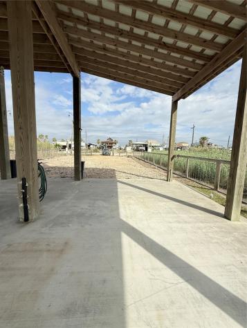 1217 N Monkhouse Drive Crystal Beach TX 77650