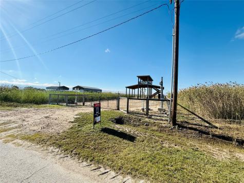 1217 N Monkhouse Drive Crystal Beach TX 77650