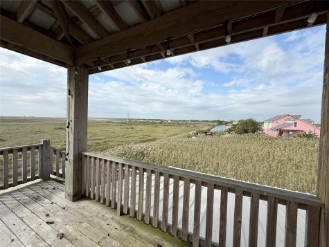 1217 N Monkhouse Drive Crystal Beach TX 77650