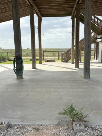 1217 N Monkhouse Drive Crystal Beach TX 77650