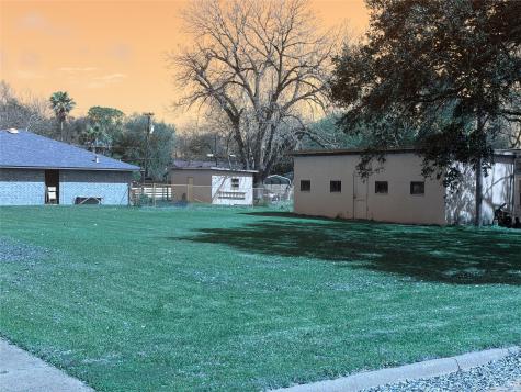 326 5th Avenue N Texas City TX 77590