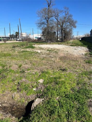 626 N 1st Street La Porte TX 77571
