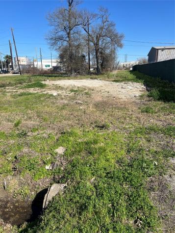 626 N 1st Street La Porte TX 77571