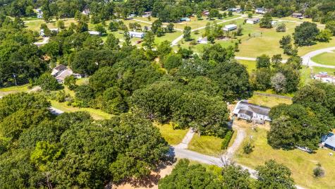 11 Creek Point Huntsville TX 77320