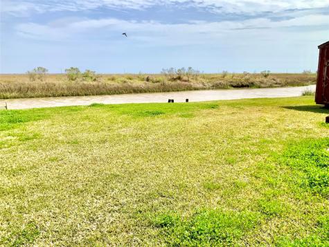1476 Mabry Street Gilchrist TX 77617