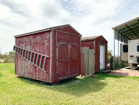 1476 Mabry Street Gilchrist TX 77617