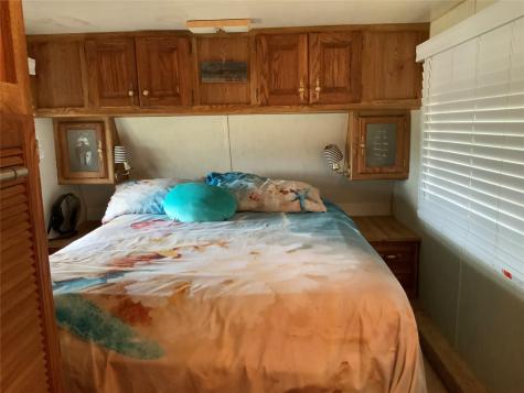 1476 Mabry Street Gilchrist TX 77617
