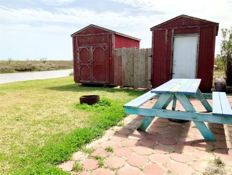 1476 Mabry Street Gilchrist TX 77617